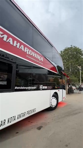The most luxurious bus on the Java route #bus #trasportstion #fantravel #Luxurybus #mahardhika | Yusuf Ibenk
