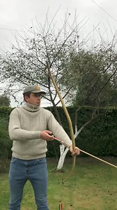 1.6M views · 11K reactions | Yew Longbow in Action. See how was it made: https://youtu.be/IpR8tERUslU | Dreamcraft Bows | Facebook