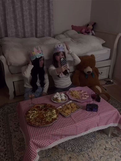 Creative Paper Crown Ideas for Halloween Parties