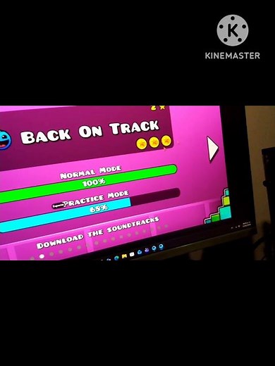 Jugando geometry dash lite hasta pasarme todos los niveles