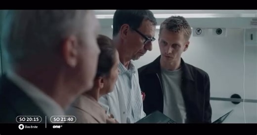 Flake Lorenz FAN PAGE on Instagram: "Flake @christianlorenz_official wird in der Krimiserie "Tatort" | MUROT UND DER ELEPHANT IM ROUM einen Arzt spielen. Die Serie wird am Sonntagabend, dem 28. Dezember 2025, um 20:15 Uhr auf ARD ausgestrahlt. ***** Flake @christianlorenz_official will play a doctor in the crime series "Tatort" | MUROT AND THE ELEPHANT IN THE ROOM. The series will air on ARD on Sunday evening, December 28, 2025, at 8:15 p.m. https://www.ardmediathek.de/ #flake #flakelorenz #ramm