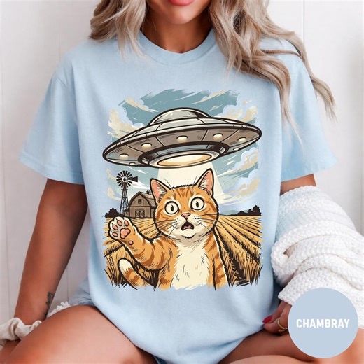 Comfort Colors® UFO Cat Farm Abduction Shirt, Funny Vintage Retro Graphic Alien Tshirt, Paranormal Cat UFO Tee, Flying Saucers Over Farm Tee - Etsy