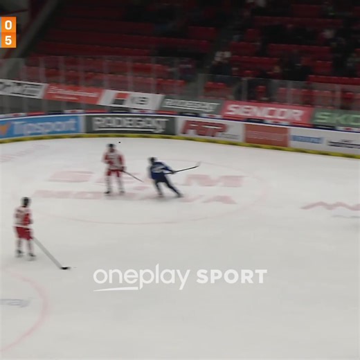 19K views · 111 reactions | Koleda, koleda...! Džbán se na ledu Olomouce na Štěpána opravdu rozsypal s góly!  Podívejte se na šestou branku Vítkovic, která byla gólovou tečkou za tímto duelem. #OneplaySport | #TELH | Oneplay Sport | Facebook