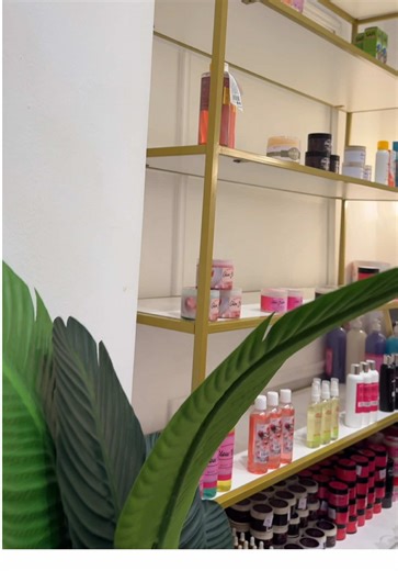 HARARE Corner first and Jason moyo Galaxy mall Second floor Suite 38 BULAWAYO Railmed plaza ( 87 robert mugabe way) Opposite imbali mall Shop 19 KWEKWE Miracle Mall Room C 4 2nd floor 0778874310 #glowbalm #busisiweskincare #263