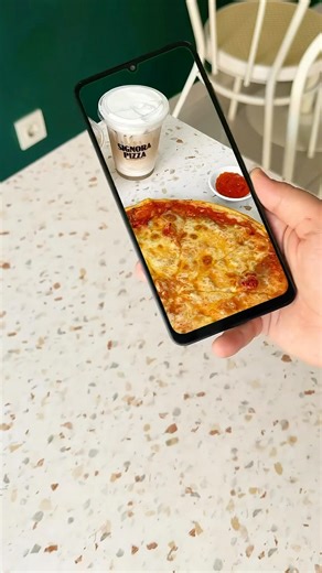 Tables without pizza are just sad furniture 🥺 #kulinerkarawang #pizza #coffee #food #italianpizza