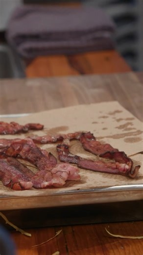 Can Bobby Flay bring home the bacon? 🥓 Don’t miss an all-new episode of #BeatBobbyFlay tonight at 9|8c. | Food Network