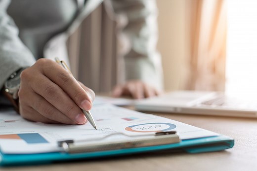 Understanding APR vs. APY: Key Differences Explained