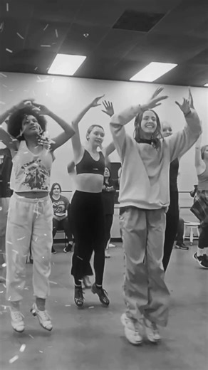 🎄 We are dancing with joy, our incredible cast takes the stage starting this Friday!!!! With multiple performances already close to selling out, Grab your seats before they’re gone! Irving Berlin’s WHITE CHRISTMAS The Musical 📅 DEC 12, 13, 18, 19, & 20, 2025 @ 7:00pm 📅 DEC 13, 14, & 20, 2025 @ 2:00pm 📅 DEC 21, 2025 @ 1:00pm & 6:00pm 📍 Old Town Temecula Community Theater Step into the nostalgia, charm, and heart of the beloved classic brought to life onstage, complete with spectacular dance 