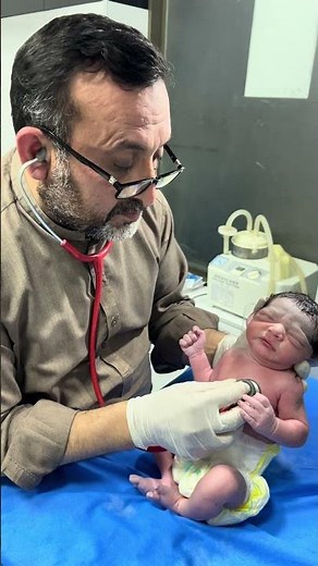 Newborn First Examination & Moro Reflex Check