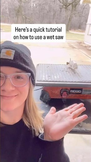 How to use a wet saw to cut tile