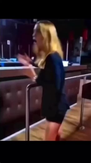 @million_____7777 on Instagram: "日本利用压电瓷砖将脚步转化为电能。这些瓷砖捕捉来自你 脚步的动能。当你行走时，你的重量和动作用会对瓷砖产生 压力。瓷砖会轻微弯曲，从而产生机械应力。瓷砖内部的压 电材料将这种应力转化为电能。每一步都会产生少量电荷， 而数百万步结合在一起就能产生足够的电力来驱动LED灯、 显示屏和传感器。在像涩谷车站这样繁忙的地方，每天大约 有240万个脚步为这一系统作出贡献。这些电能可以被储存 或立即使用，从而减少对传统电力来源的依赖，并支持可持 续的城市基础设施。这种方法将日常运动转化为实用的可再 生能源。 #日本#知识#事实#你知道吗#推荐#科技#创新#历史 #技术#实验#热门"