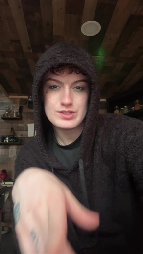 I truly went back back-and-forth, debating for years on whether or not I should even talk about this side of my story and the abuse experienced and witnessed, because I didn’t want to make room for those who are fat-phobic. And I never want to make plus size people think that my platform is not a safe space for them. But this genuinely was a part of my childhood and a part of my life that did play into identity issues, self-esteem, and s3xu4l exploitation . I laughed because of how insane this w