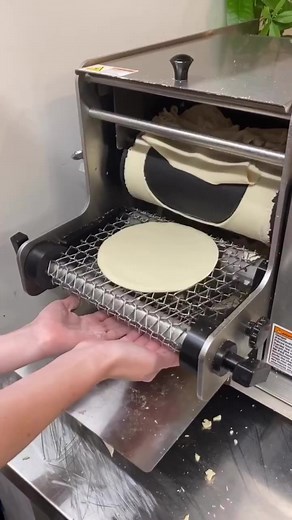 Get perfectly sized, fresh corn tortillas with the Ventura Flex tabletop machine from Tortilla Masters. Efficiently produce delicious tortillas for your restaurant without sacrificing manpower. Visit Our Website: https://www.tortillamachine.com #tortilla #corntortilla #mexicanrestaurant #tacos #tortillamasters #restaurantequipments #tortillamachine #tortillamaker | Tortilla Masters