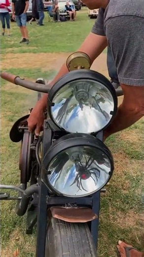 This 100-Year-Old Looking Motorcycle Still Runs!