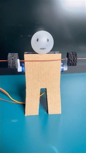 I Built a Mini Gym Weight Lifter Using Arduino 💪🤖