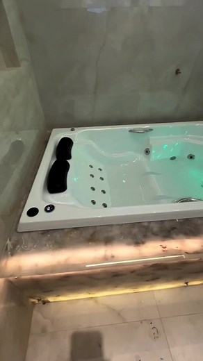 Banheira Dupla Completa: Luxo e Conforto para Seu Espaço
