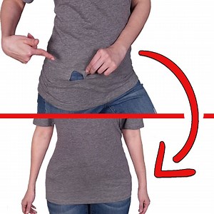 Comment coudre un trou sur le T-shirt en 5 minutes de manière invisible - une astuce de couture ! | Miarti - Idées créatives