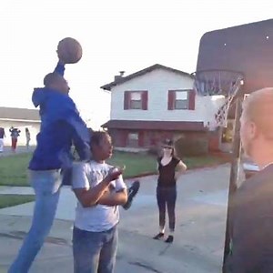 What else are friends for? 😂😂😂 via reider4/Twitter | Whistle Sports