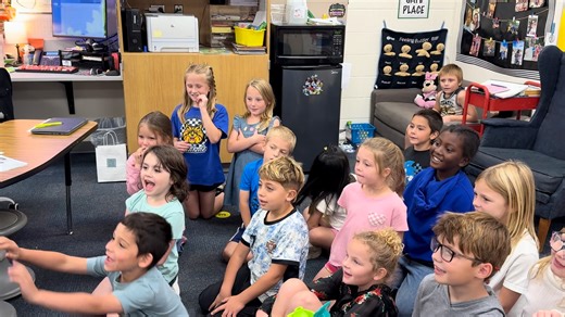 30 reactions | Mrs. Brown's 1st grade class doing the apple experiment! Which apple did you think was going to make a bigger explosion? | Will Rogers Elementary - Edmond, Oklahoma | Facebook