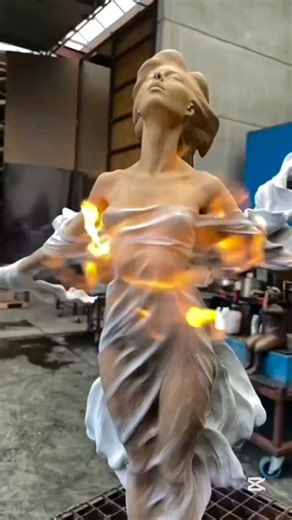 The Stillness of Motion: The Bronze Fluidity of @luo_li_rong_art #sculpture #bronze