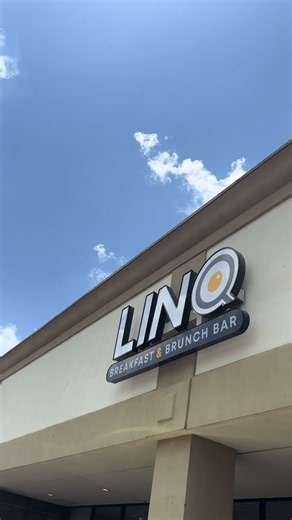 Brunch with the crew If you’re in #atlanta go check out @Linq #familyfun #brunchtime
