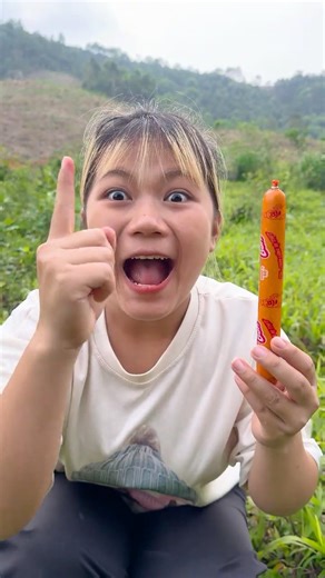 Simple ways to eat sausage #bushcraft #survival #camping #shorts