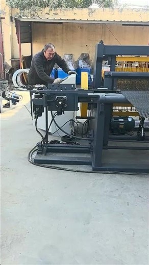 1.7mm to 5mm Fully Automatic Crimped Wire Mesh Weaving Machine Screen Mesh Making Machine