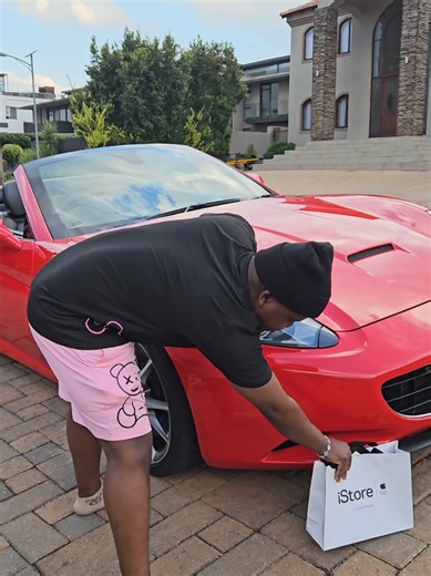 iPhone 17 Pro Max vs. Ferrari: An Unbelievable Smash Test