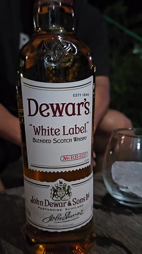 Dewar's White Label Blended Scotch Whisky Review