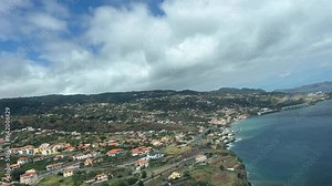 Funchal Madeira Island Airport. How pilots experience a real time approach to land at runway 05. Un unique pilot’s perspective. Smooth approach in a quiet summer afternoon