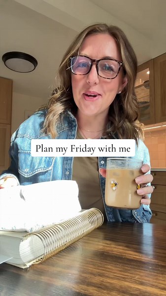 Setting myself up for a productive Friday at home! #planner #planwithme #productivity #sahm #organized