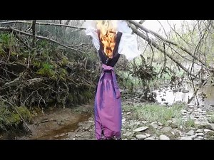 Dirndl brennt (12) Burning dress