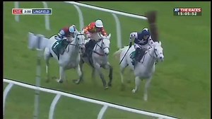 A spectacular snowy scene... 🌨🌨🌨 | At The Races