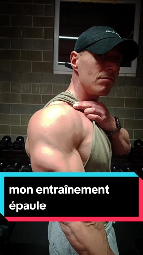 Séance complète d'entraînement des épaules en salle