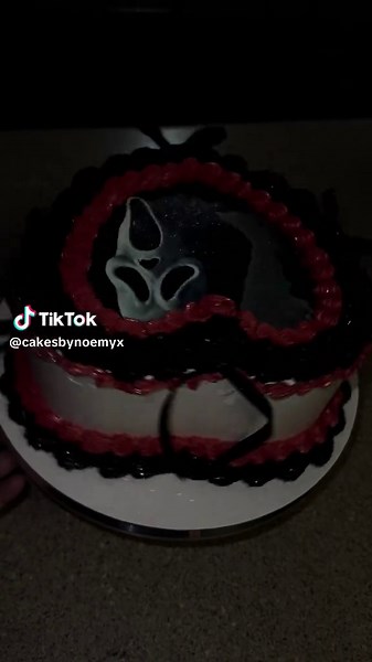 Delicious Ghost Face Cake Recipe and Decorating Tips