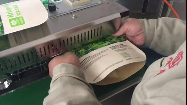 Continuous Band Sealer Inflation Nitrogen Film Sealing Machine CBS900 Expanded Food Band Sealer with Steel Wheel Printing 110v, 0-12m/min, 0-300°C