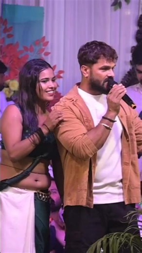 A dancer girl teased Khesari Lal in a stage show, then what happened? #viralvideo #stageshow #khe...