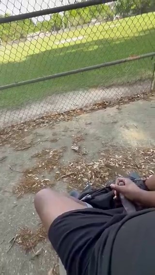 RT @versetop251: Who wanna stroke at the park ?