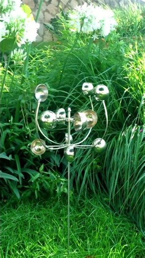 Kinetic Wind Spinner 🌼 Garden Decoration | 3 Flower Wind Sculpture ✨ Outdoor Garden Decor