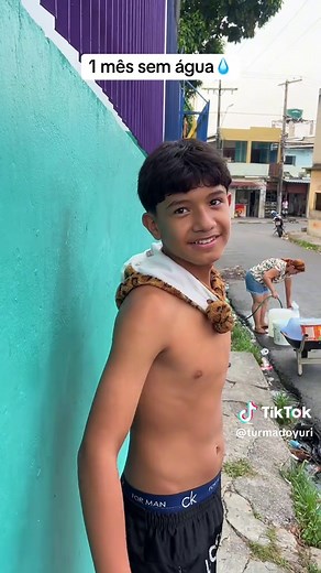 Desafio da Falta de Água: Mini Messi em Ação