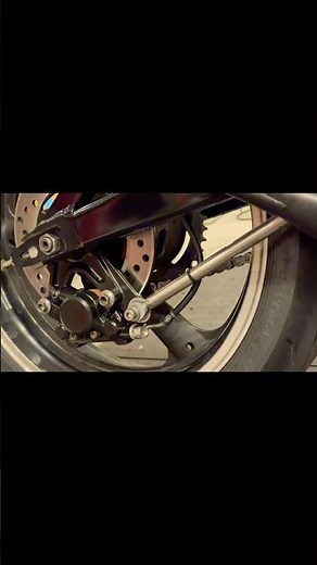 RZ250 スイングアーム塗装 各ベアリング交換 リアキャリパーO/H塗装 ホイールアライメント修正 HELワンオフブレーキホース製作