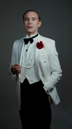 2K views | Gary Tushaw plays the legendary Noël Coward in this toe-tapping show filled with over 20 songs from Coward's work ✨ NOËL & GERTIE tells the story of two theatrical icons and their lifelong friendship in this charming and glamorous production. Heading to Leicester this October, don't miss stepping into the golden age of British theatre with this witty production.  Wed 8 - Sat 11 Oct ️ www.curveonline.co.uk/whats-on/shows/noel-gertie | CURVE theatre, Leicester | Facebook