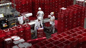 1.1M views · 4.7K reactions | El progreso en Colombia transita por autopistas sin fondos públicos La falta de carreteras eficientes ha frenado el crecimiento económico de #Colombia por décadas. No más: el país ha lanzado un ambicioso programa para construir 8,000 km de carreteras con una #inversión total de US$25 mil millones centrado en la inversión privada, un modelo que ya varios países buscan imitar. #IFCCreatingMarkets Vídeo por Stephan Bachenheimer. | Banco Mundial | Facebook