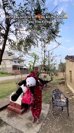 Birthday surprise Gift🎁by her Husband🤵‍♂️ all the way from Koreya🇰🇷Thank you for choosing us🙏😊|Grand line Bakery nawolparasi,Bardaghat mob;9866476890#birthday #surprise #cake #delivery #nawolparasi__bardaghat🥰🥰