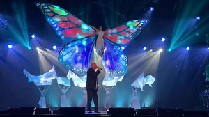 On-stage in Singapore performing at USANA’s Asia Pacific Awards! Unbelievable event! Wonderful, enthusiastic people. Full on concert, tomorrow! - CR | Collin Raye