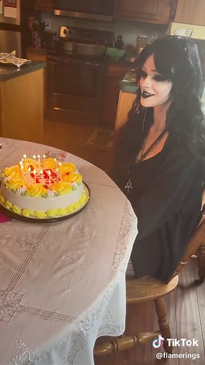 Willow Goth Style: Expressing My Dark Aesthetic | Diary & VLOG