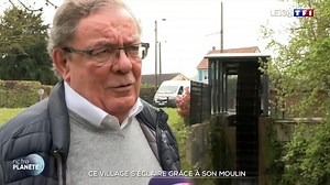 À Gœulzin (Nord), il y a trois ans, le maire a eu l'idée ingénieuse de transformer son vieux moulin en mini-centrale hydroélectrique. La commune est auto-suffisante et revend même de l'électricité. | TF1 INFO