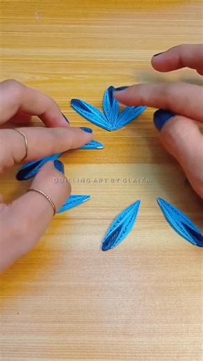 🌸 Comb it. Curl it. Create it. Each petal of this quilled flower was crafted using the combing technique—precision in every loop! Have you tried comb quilling yet? #fblifestyle #quillingideas #QuillingArt #CreativeCrafts #PaperCrafts | Quilling Art by Glaiza