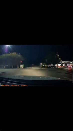 Guess this papa John’s driver had a pizza emergency 😒😒 #dashcamenergy #fypシ゚viralシfyp #polkcountydumbdrivers #fypviralシ #florida #coldfront #fblifestyle #polk | Polk County Dumb Drivers