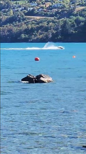 Queenstown's Scenic Wonderland: Immersed in the Captivating Beauty of Lake Wakatipu.